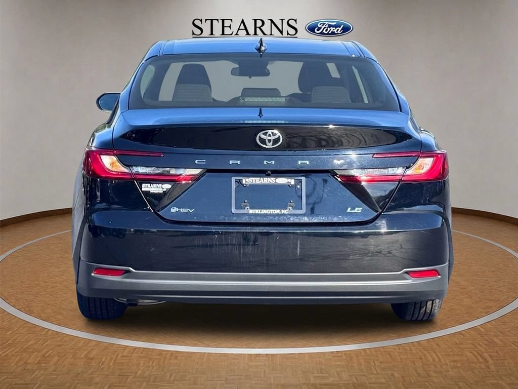 Used 2025 Toyota Camry LE FWD image 5