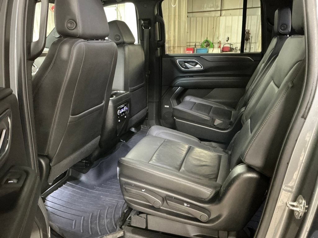 Used 2022 Chevrolet Suburban Z71 w/ Z71 Off-Road Package AWD/4WD image 27