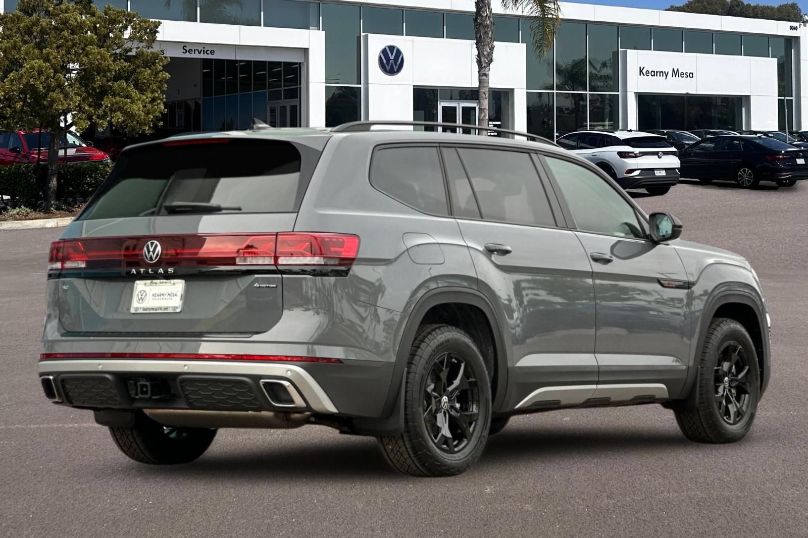 New 2025 Volkswagen Atlas Peak Edition SE AWD/4WD image 4