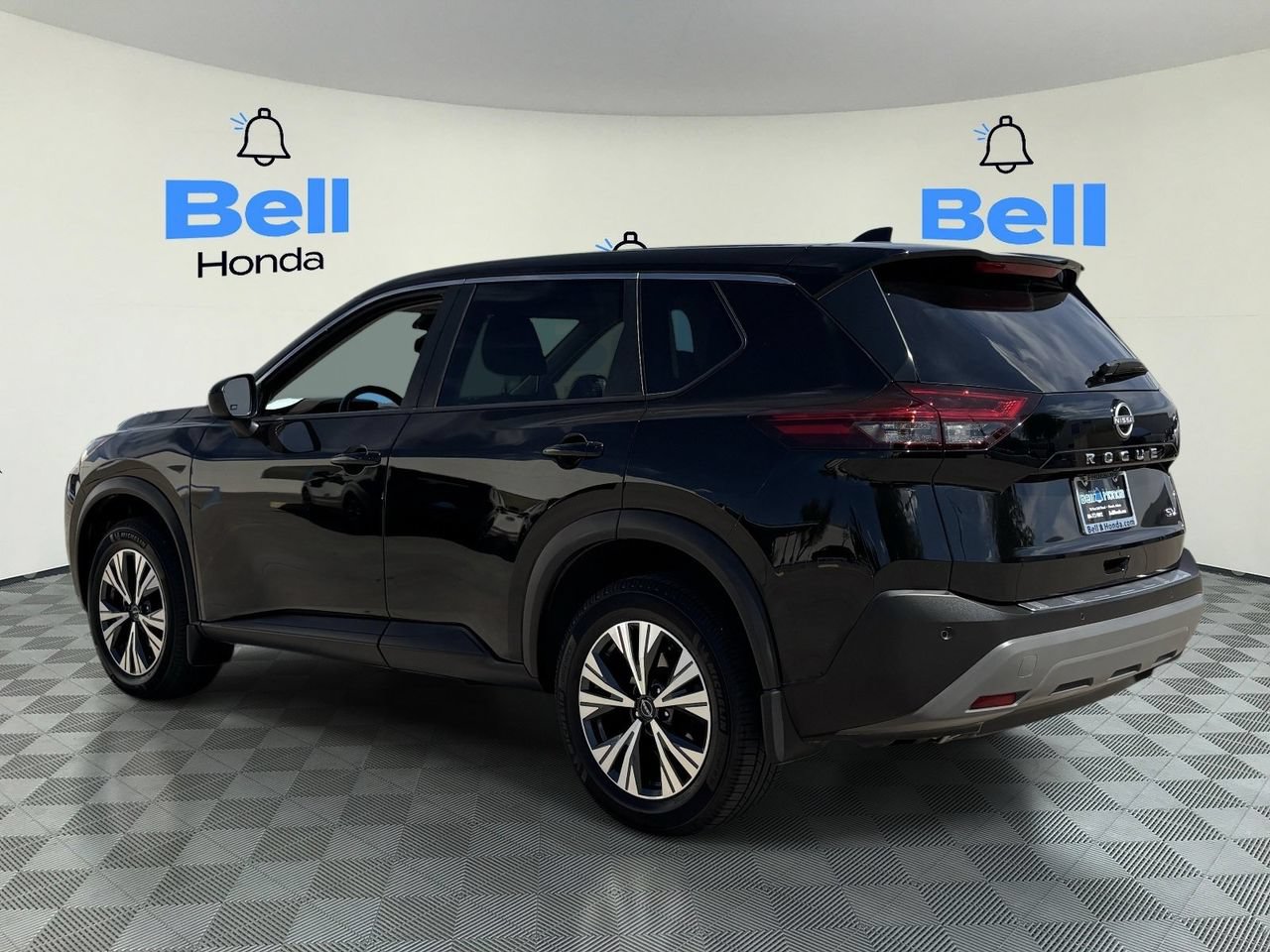Used 2023 Nissan Rogue SV FWD image 3