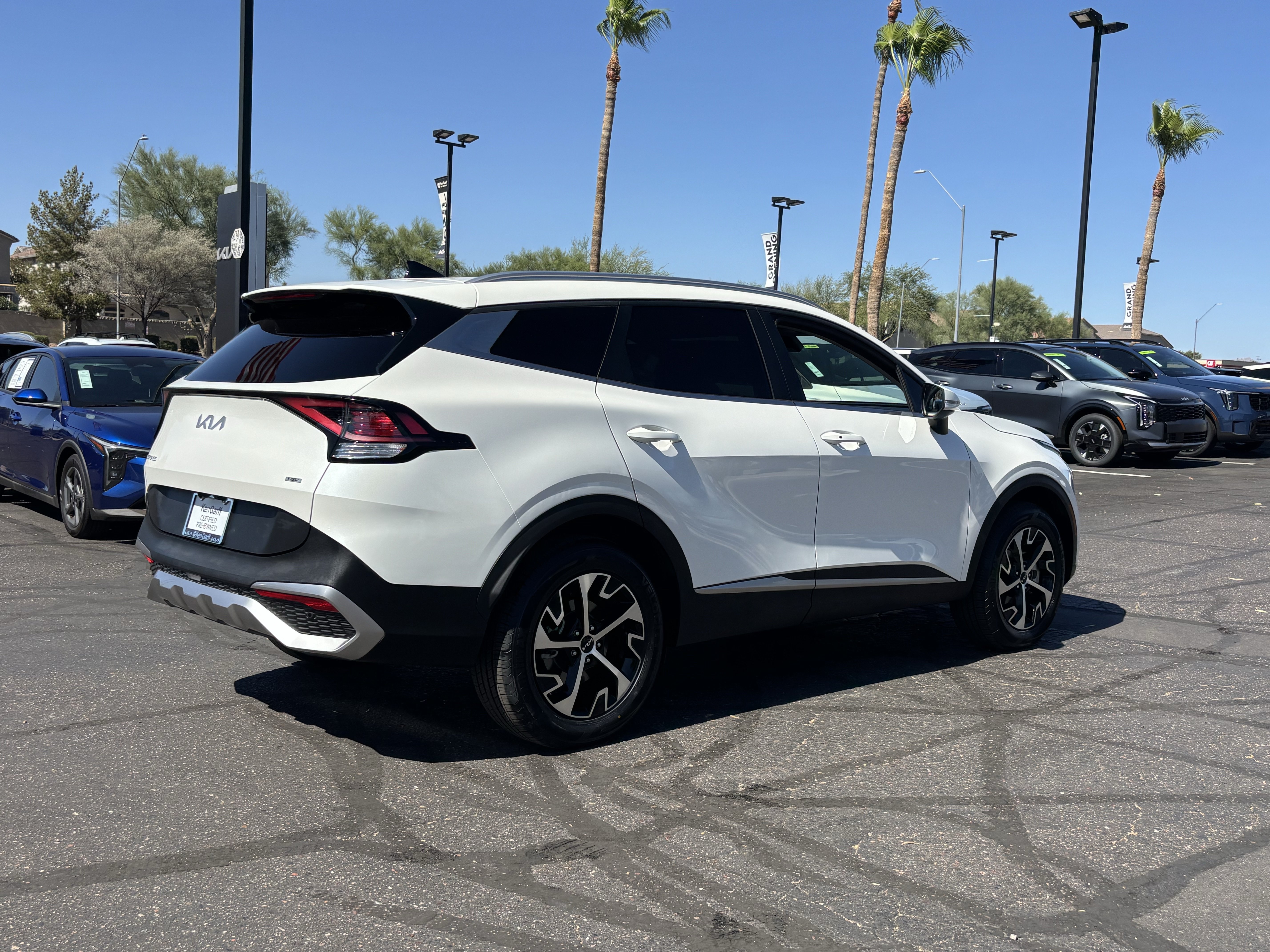 Certified 2023 Kia Sportage EX AWD/4WD image 3