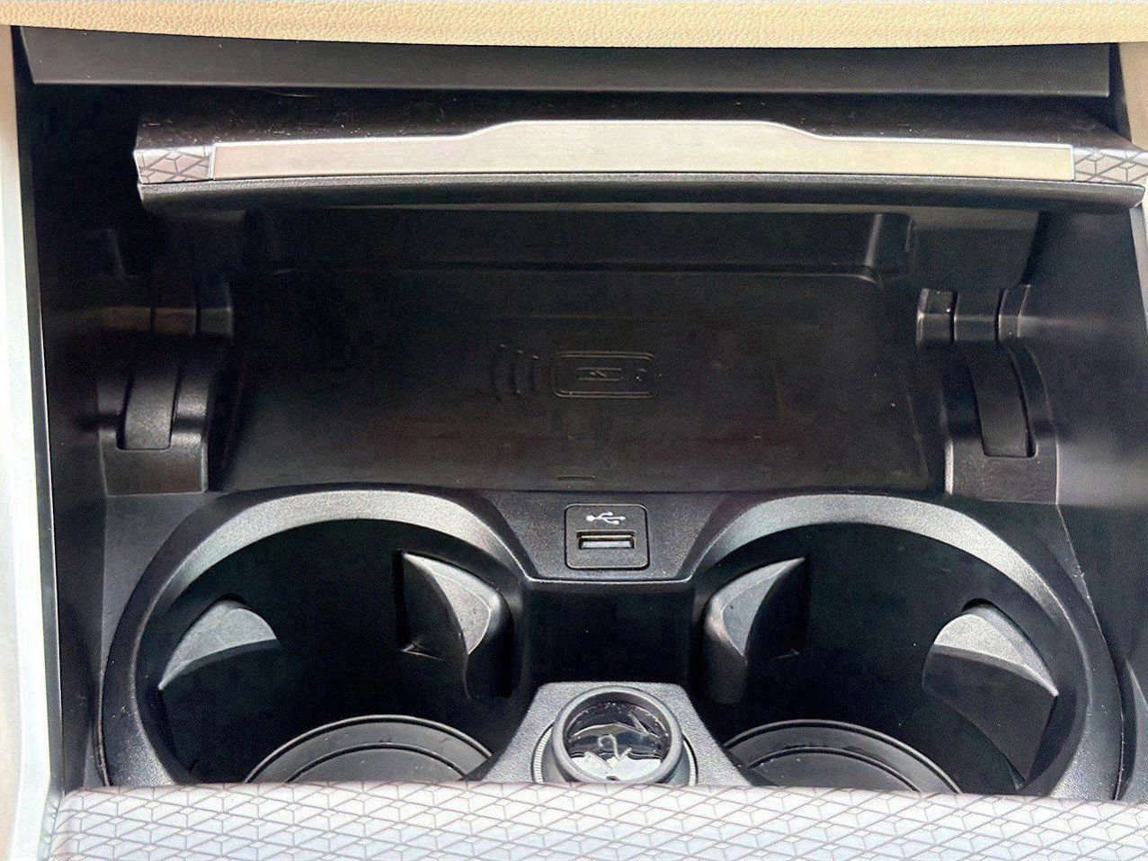 New 2025 BMW 330i Sedan w/ Convenience Package RWD image 31