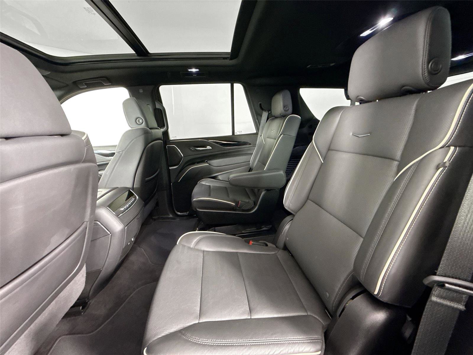 Used 2024 Cadillac Escalade Sport image 31