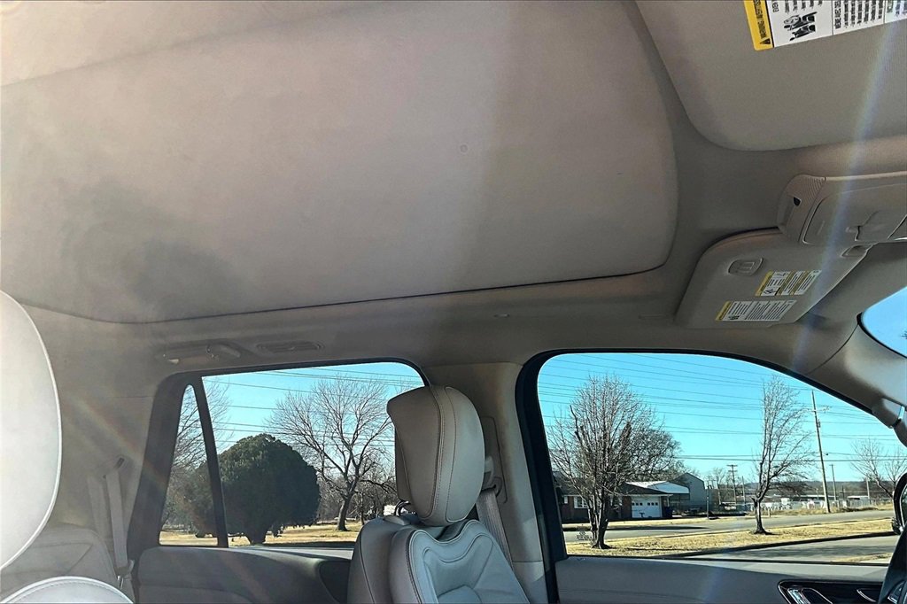 Used 2019 Lincoln Navigator Select image 19