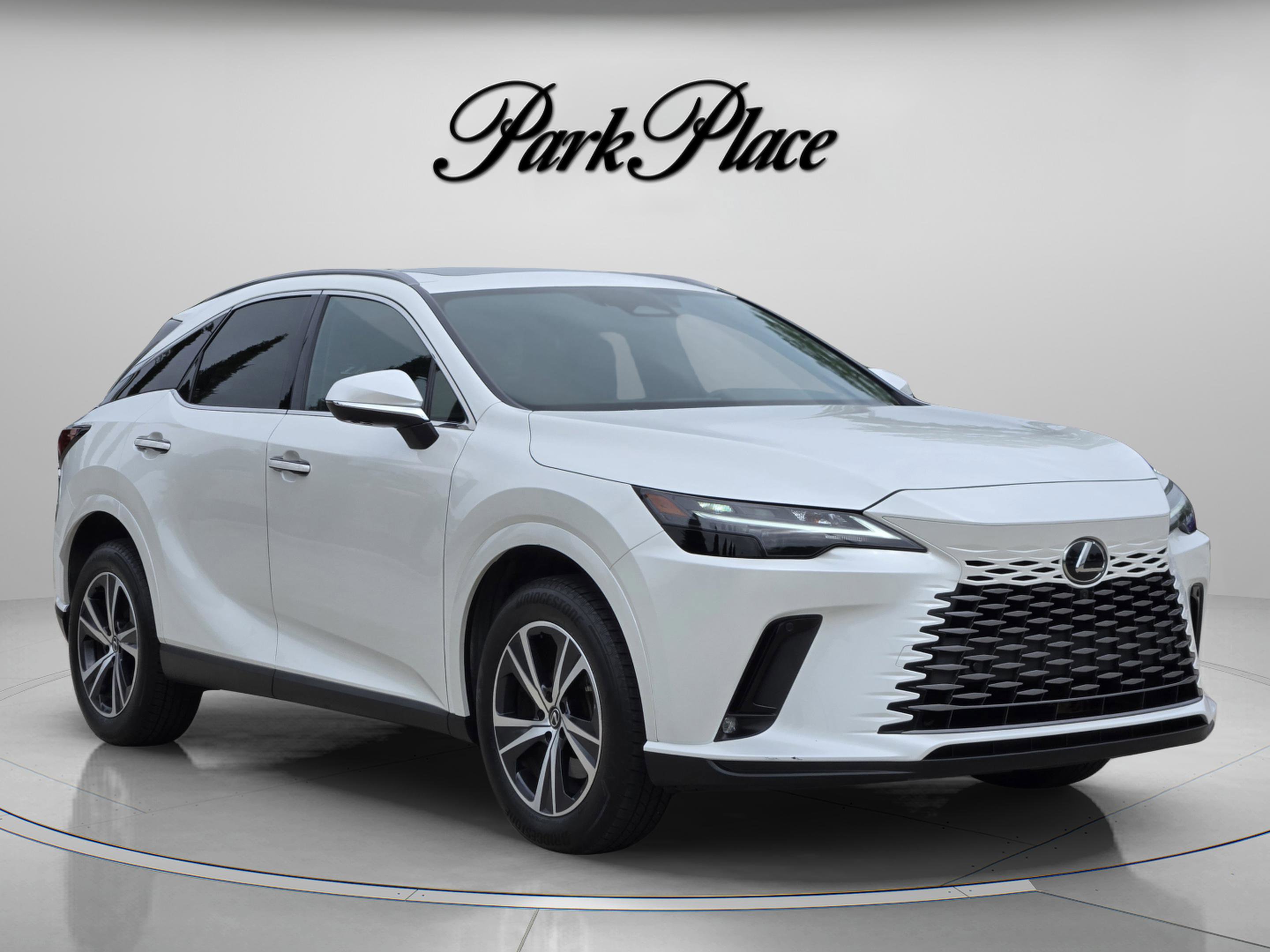 Used 2025 Lexus RX 350 Premium w/ Accessory Package (Z1) FWD image 7