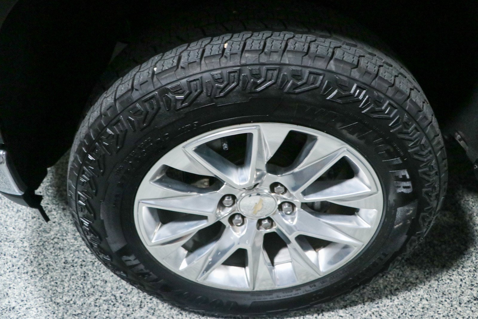 Used 2020 Chevrolet Silverado 1500 LTZ AWD/4WD image 11