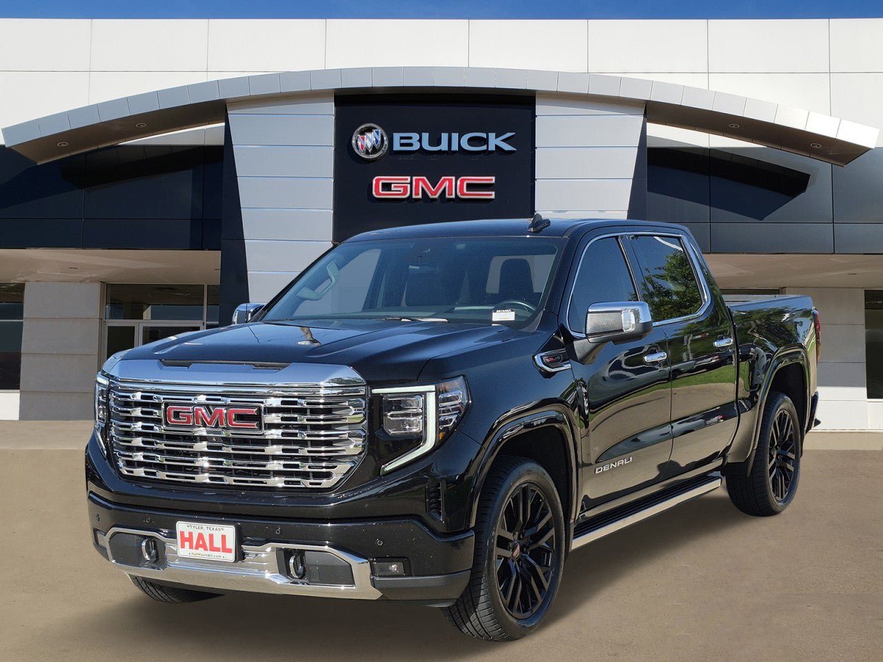 Certified 2023 GMC Sierra 1500 Denali w/ Technology Package AWD/4WD image 3