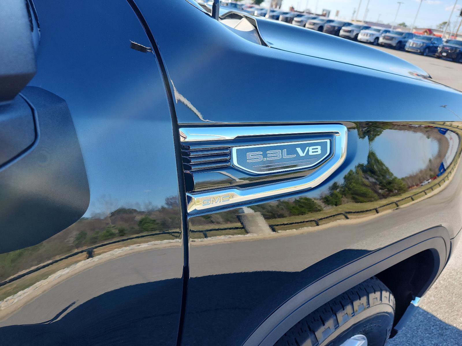 Certified 2022 GMC Sierra 1500 SLE image 9