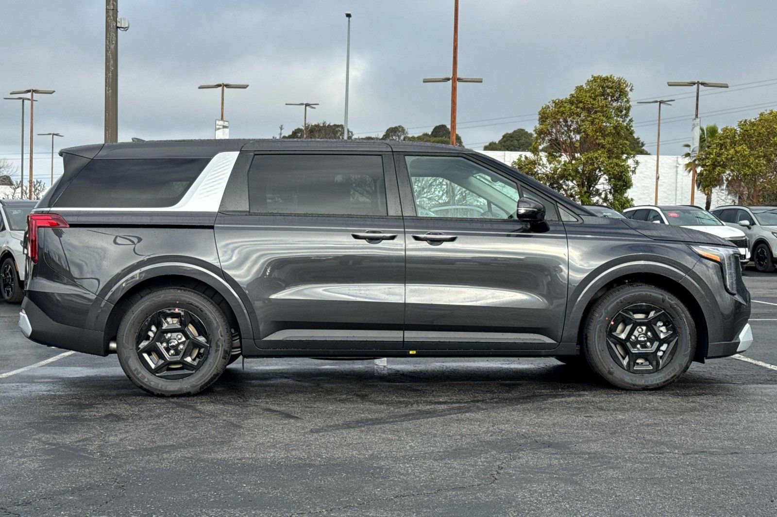 New 2026 Kia Carnival video 3