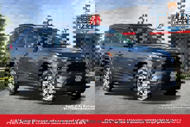 Certified 2022 Toyota RAV4 XLE w/ Convenience Package image 2