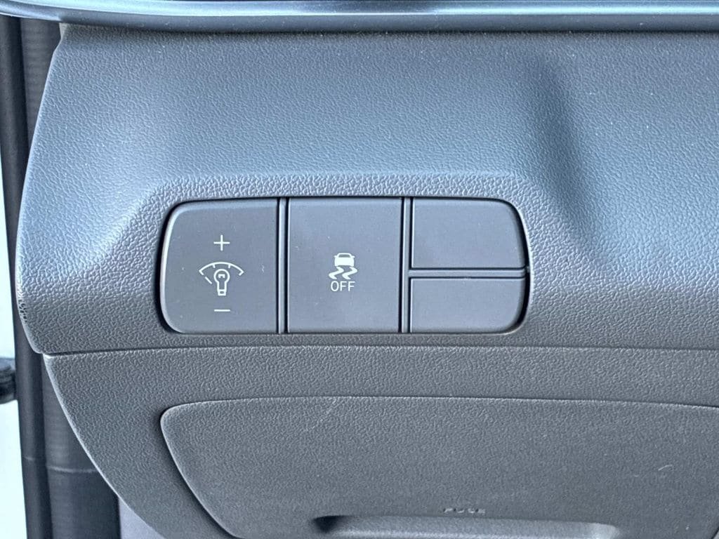 Used 2024 Hyundai Elantra SEL FWD image 21