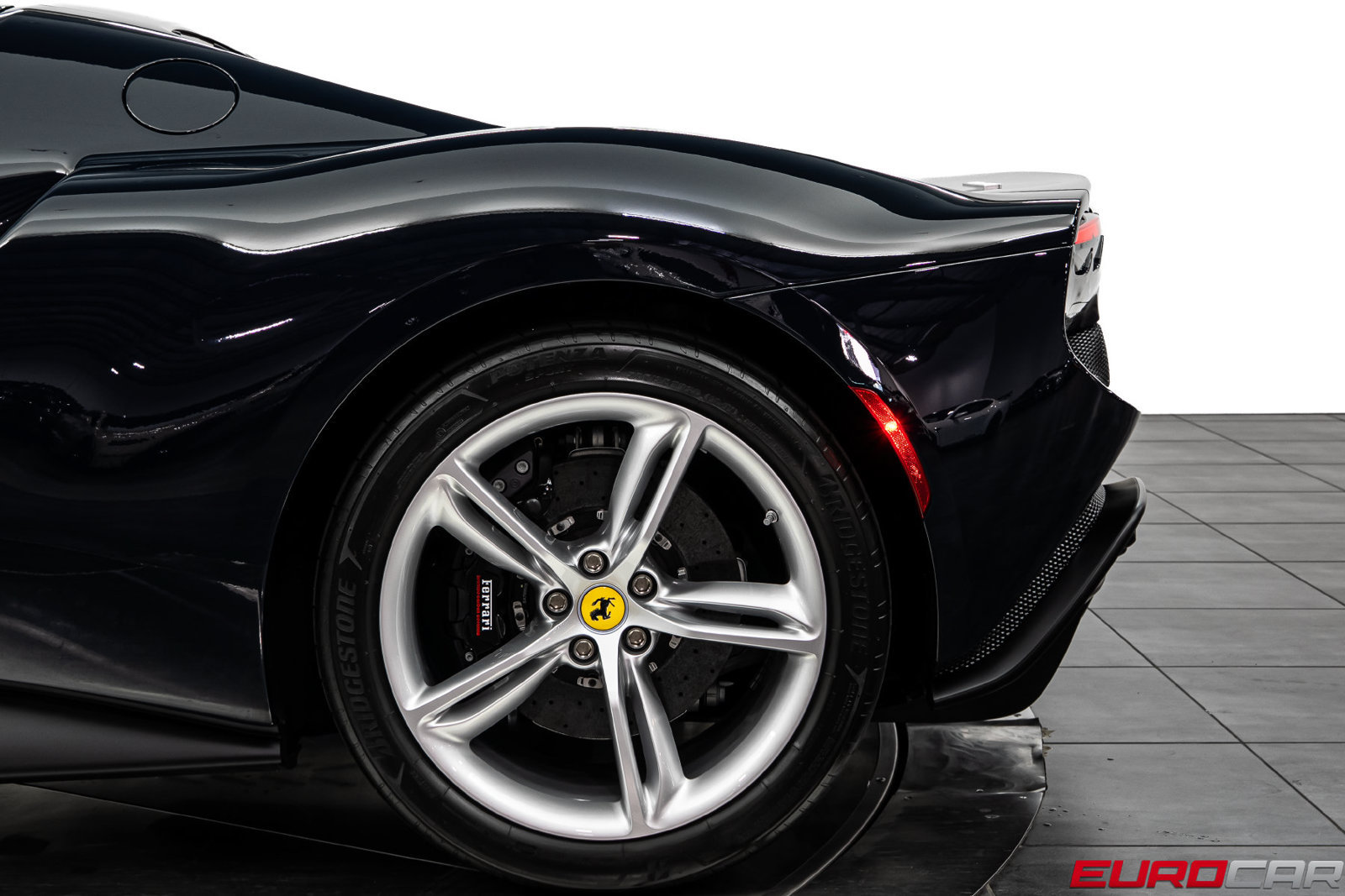 Used 2023 Ferrari 296 GTB RWD image 17