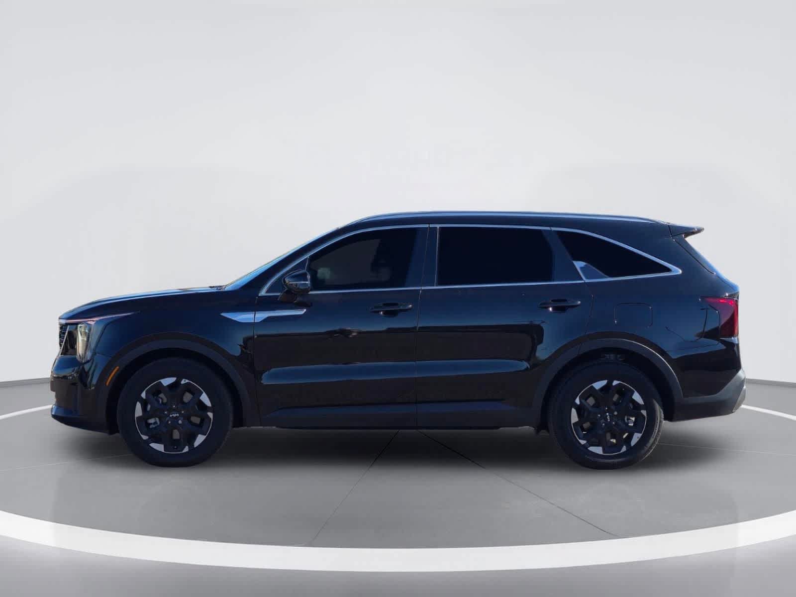 Used 2025 Kia Sorento S w/ Panoramic Sunroof Package FWD image 3
