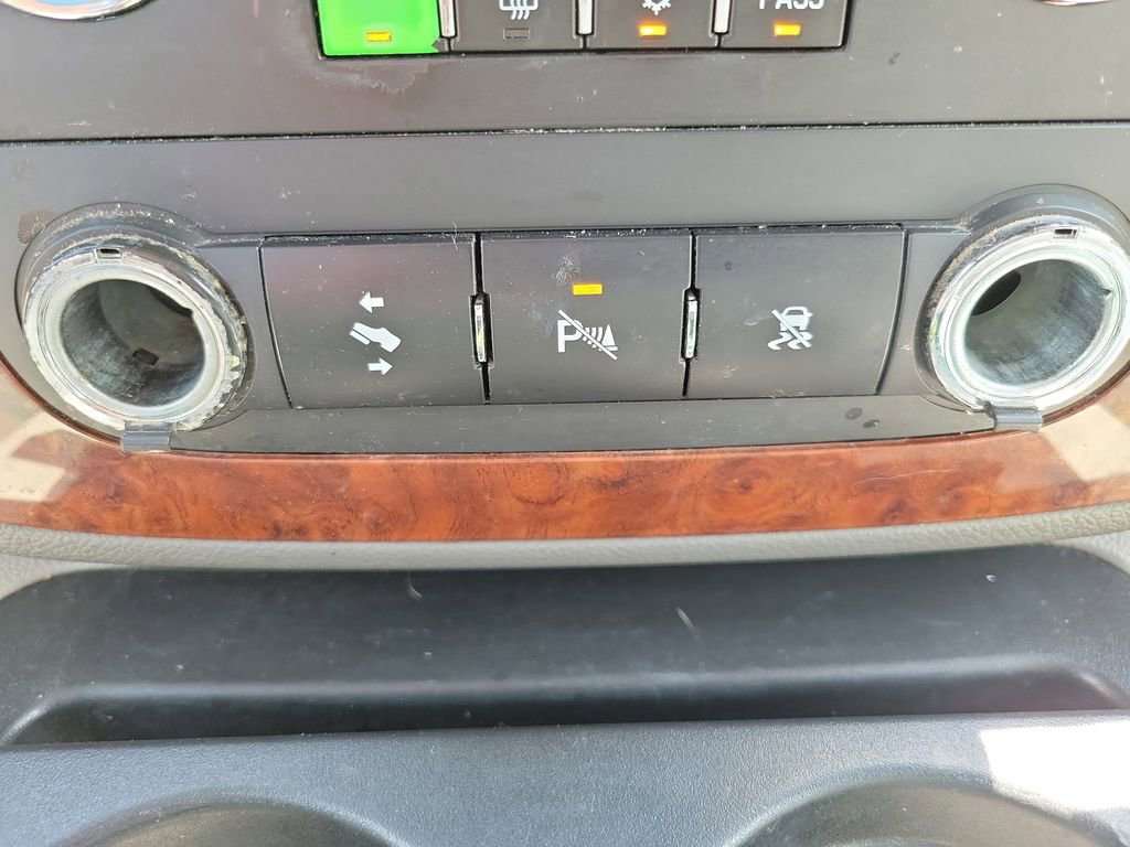 Used 2007 Chevrolet Avalanche LT w/ LT Preferred Equipment Group AWD/4WD image 23