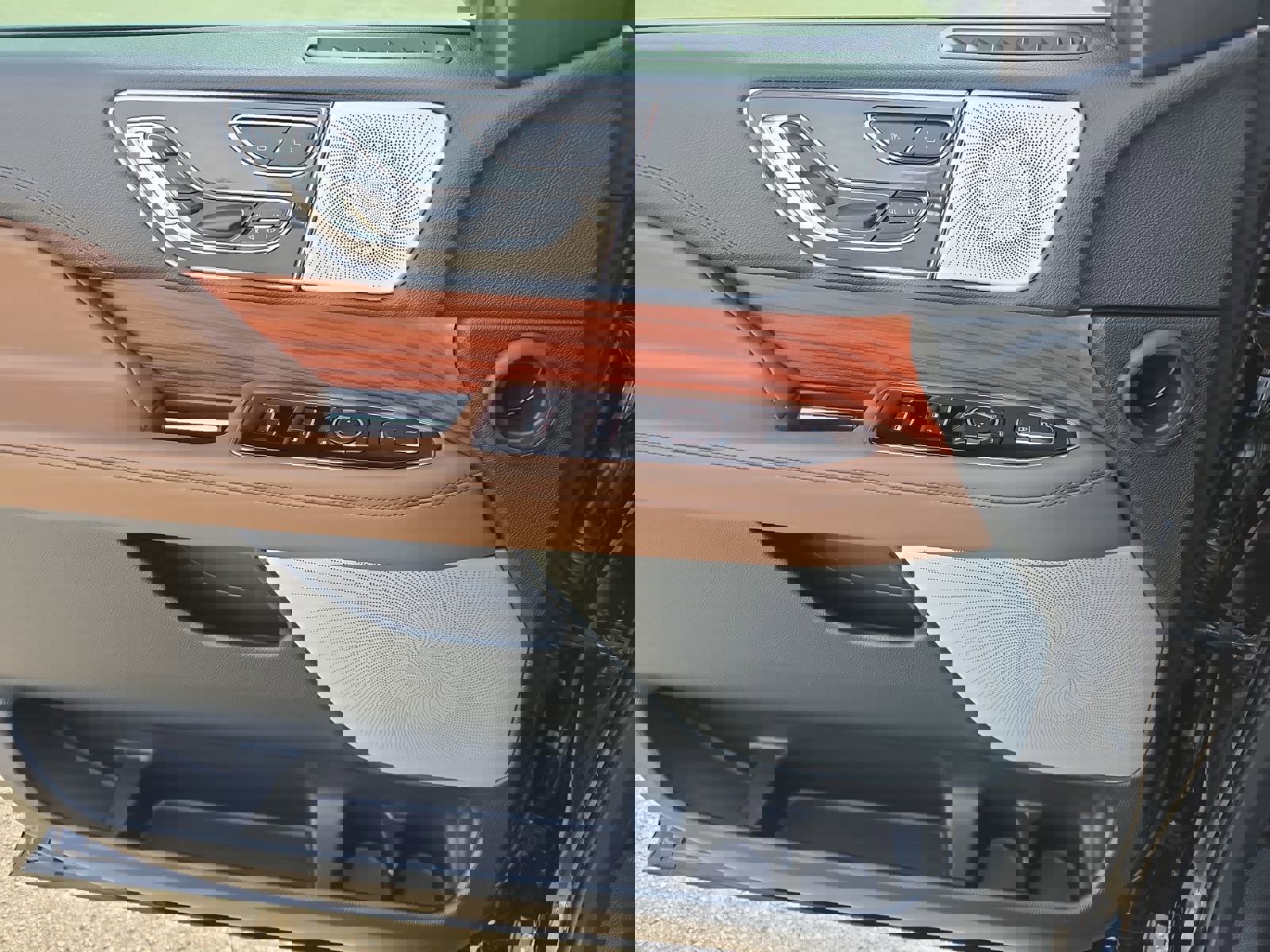 Used 2024 Lincoln Navigator Reserve image 29