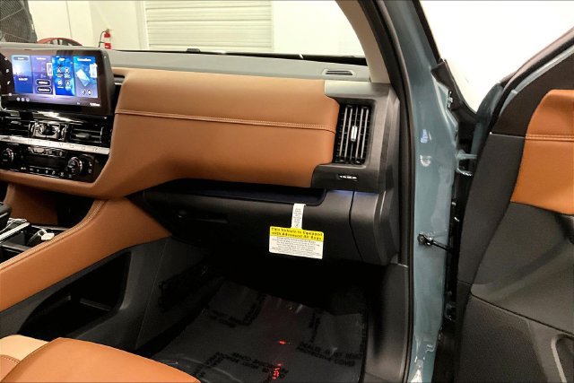 New 2026 Nissan Pathfinder Platinum w/ Lighting Package AWD/4WD image 36