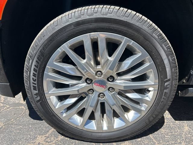 Used 2023 GMC Yukon Denali w/ Advanced Technology Package AWD/4WD image 17