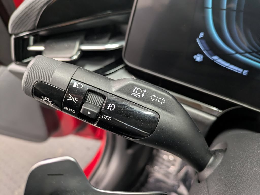 Certified 2023 Kia Niro SX Touring FWD image 18