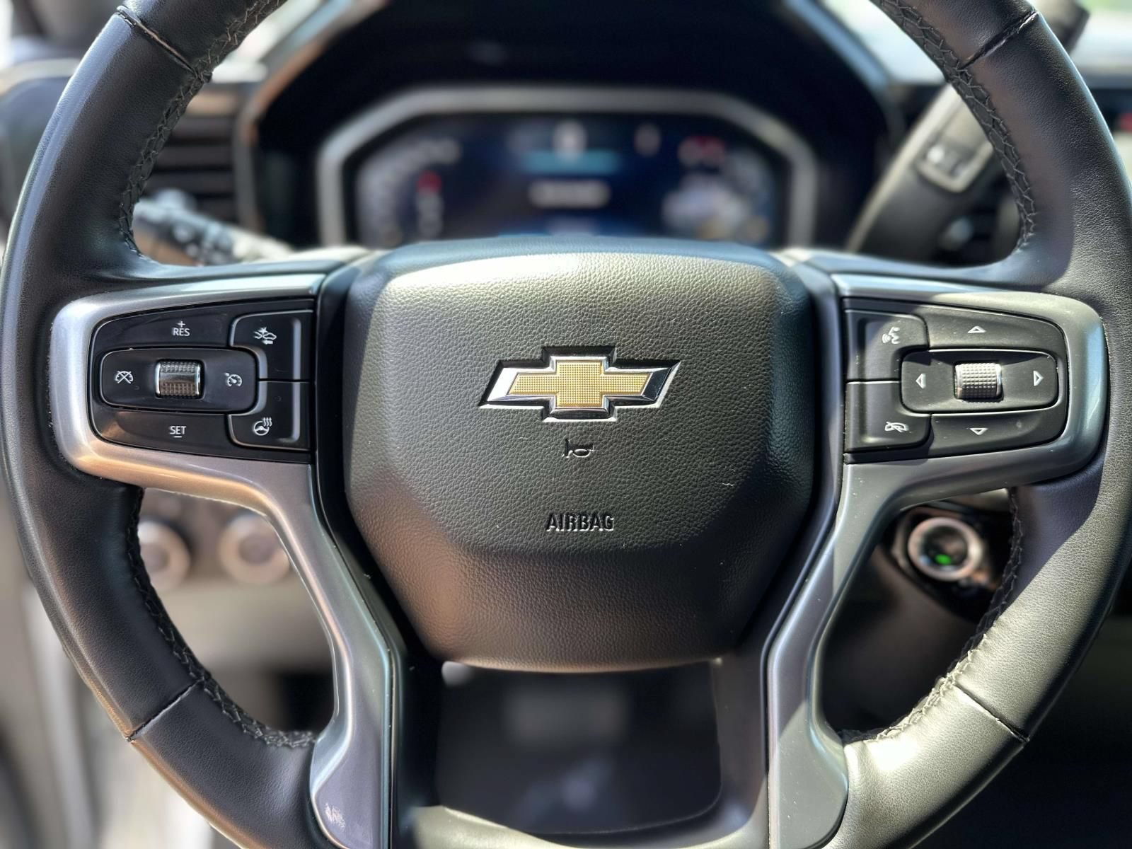 Used 2025 Chevrolet Silverado 2500 LT w/ Convenience Package AWD/4WD image 14