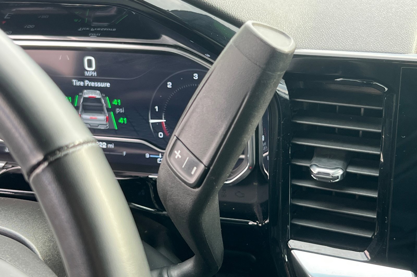 Used 2024 GMC Sierra 1500 SLT image 17