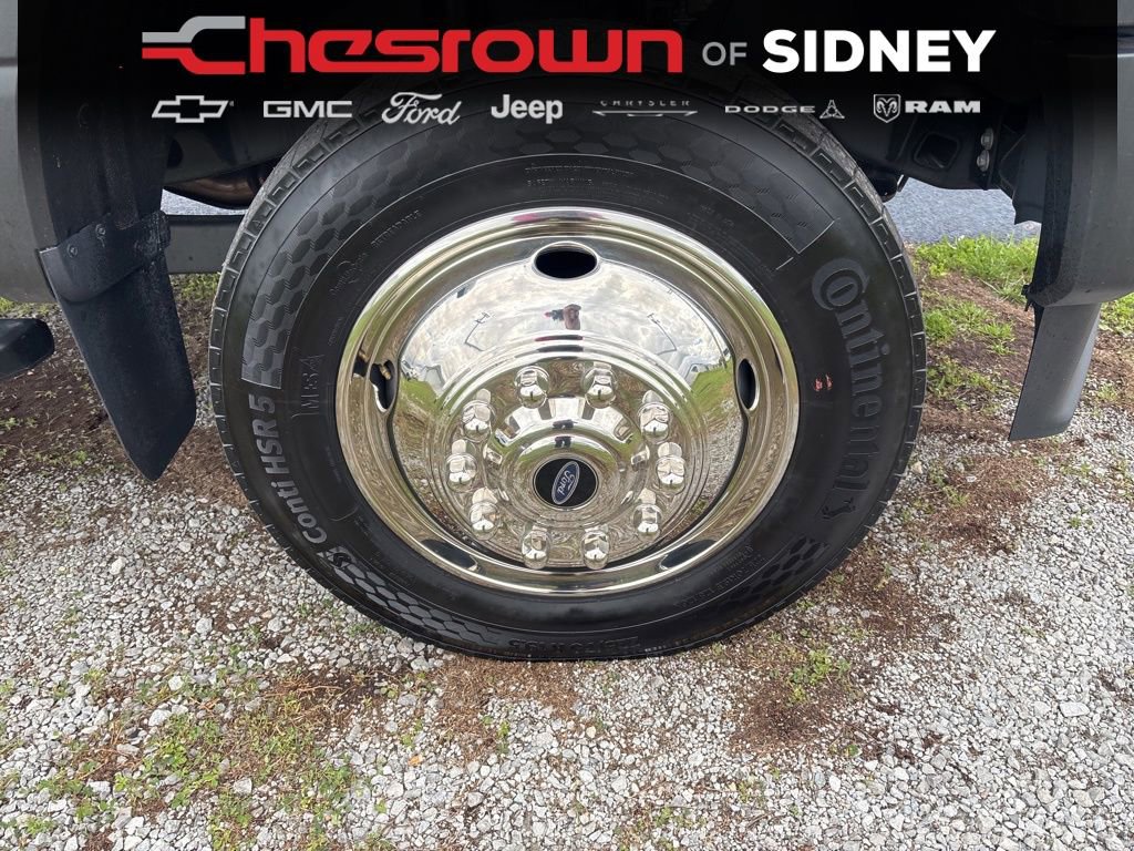 Used 2025 Ford F550 4x4 Regular Cab Super Duty w/ XL Chrome Package image 12