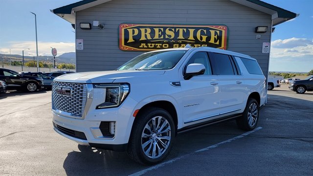 Used 2021 GMC Yukon XL Denali w/ Denali Premium Package image 1