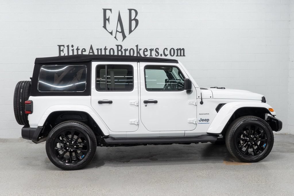 Used 2023 Jeep Wrangler Unlimited Sahara w/ Cold Weather Group AWD/4WD image 5
