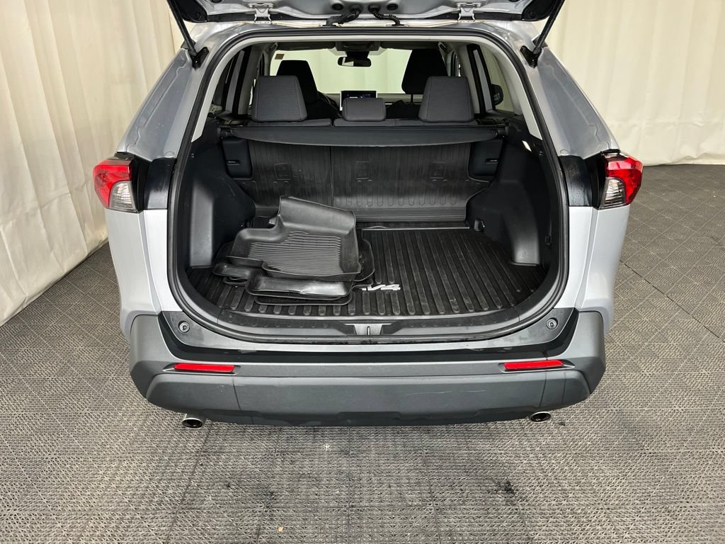 Used 2024 Toyota RAV4 LE AWD/4WD image 27