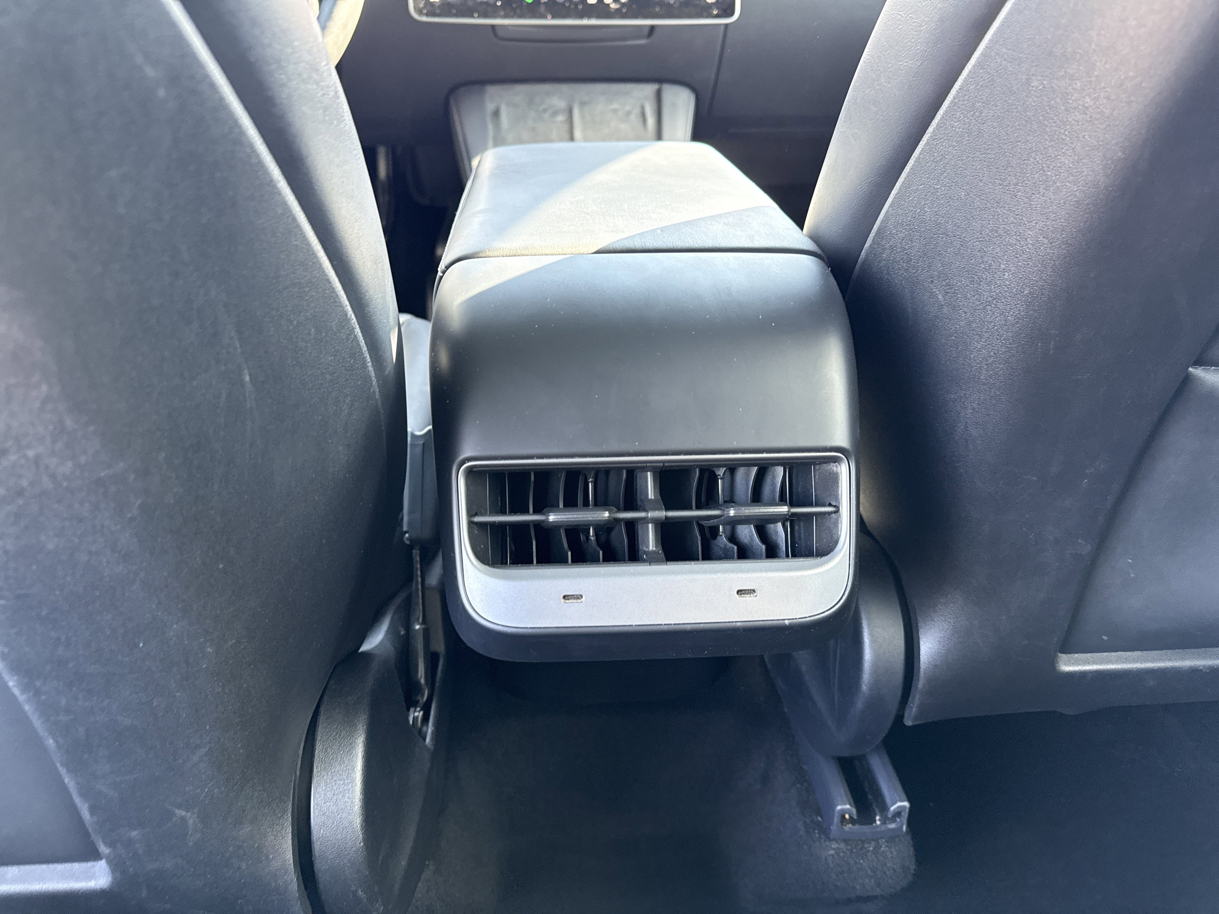 Used 2024 Tesla Model Y Long Range image 34