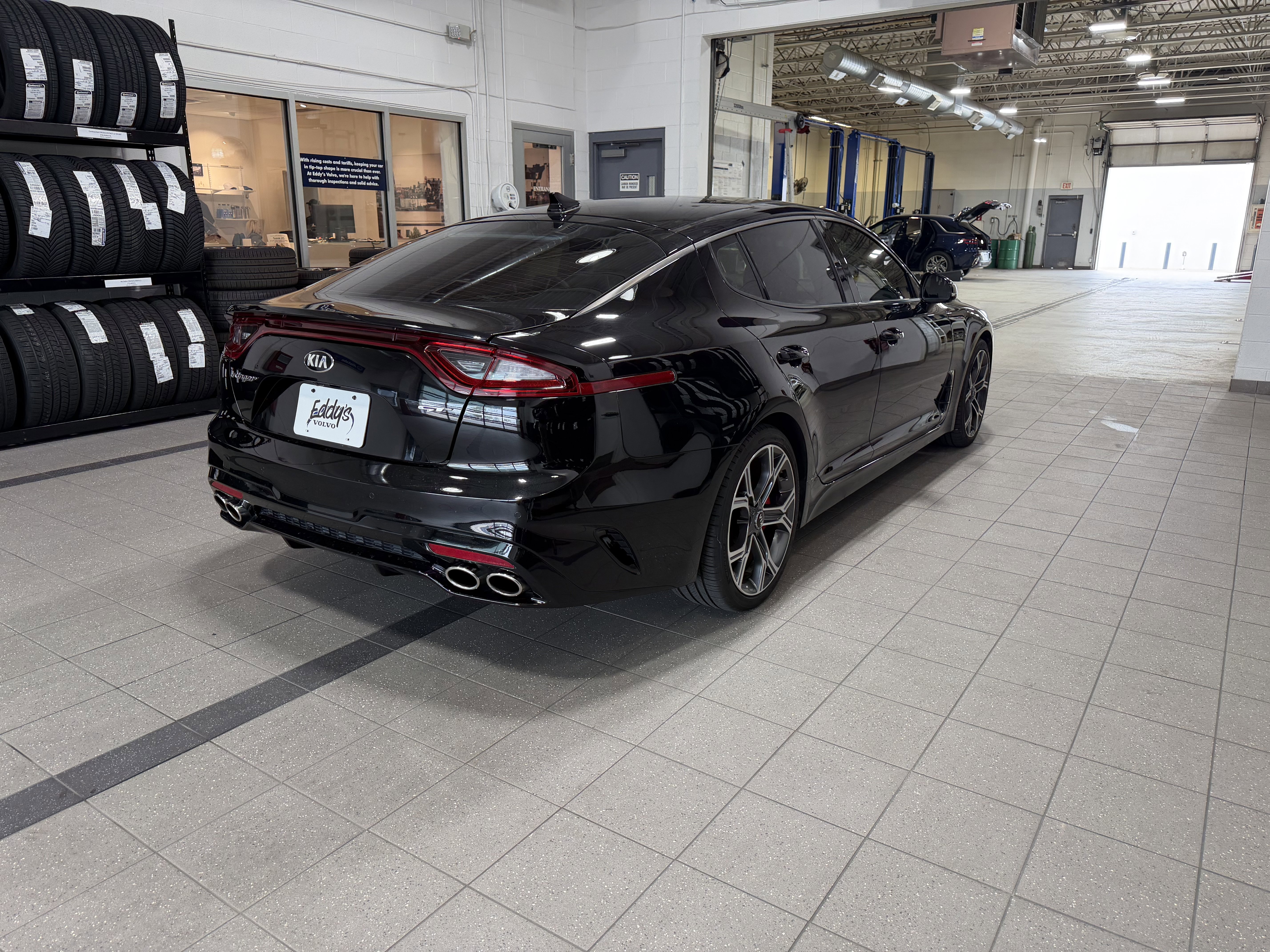 Used 2018 Kia Stinger GT1 RWD image 8