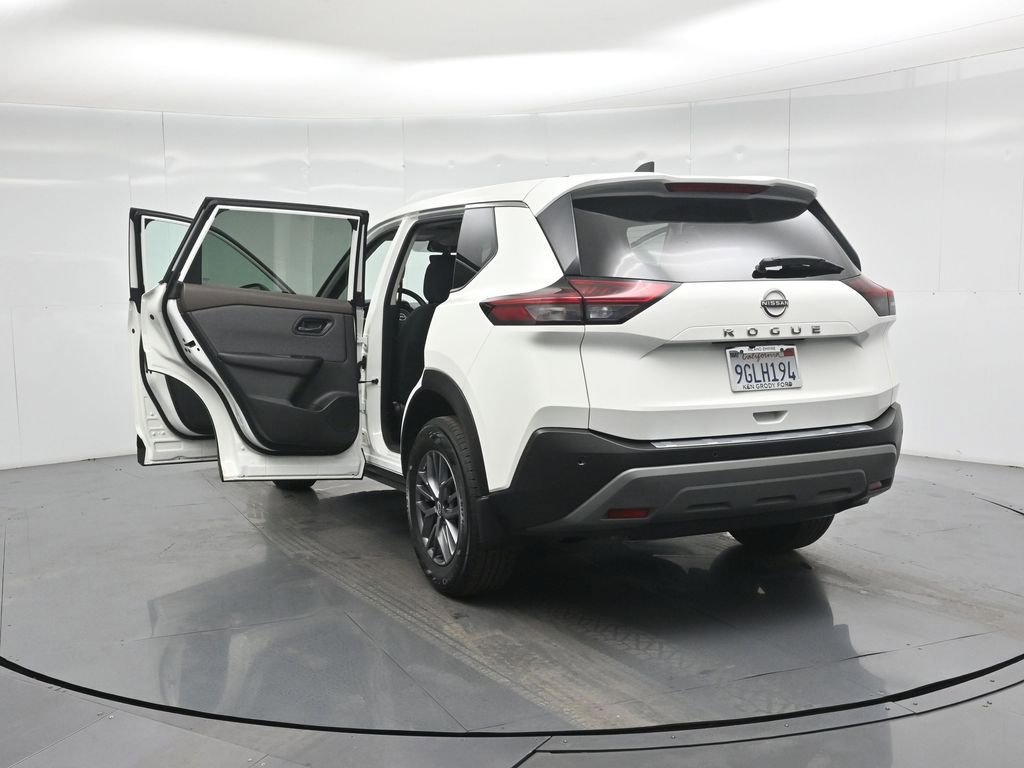Used 2023 Nissan Rogue S image 34