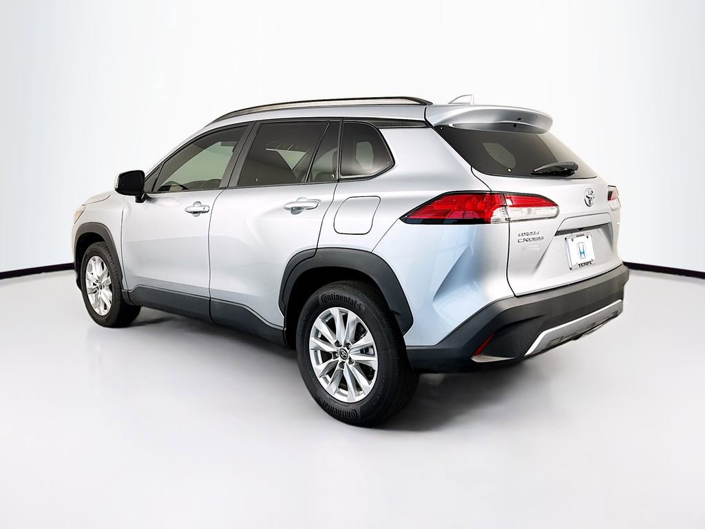 Used 2023 Toyota Corolla Cross LE image 7