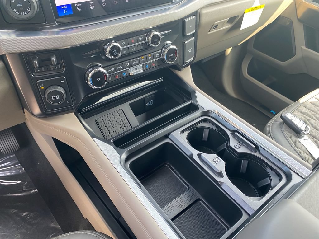 New 2026 Ford F350 Platinum w/ Platinum Plus Package AWD/4WD image 32