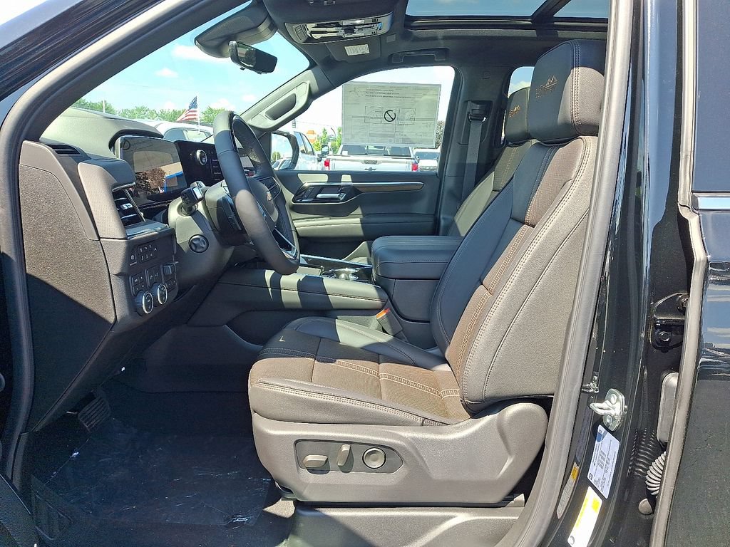 New 2026 Chevrolet Suburban High Country AWD/4WD image 6