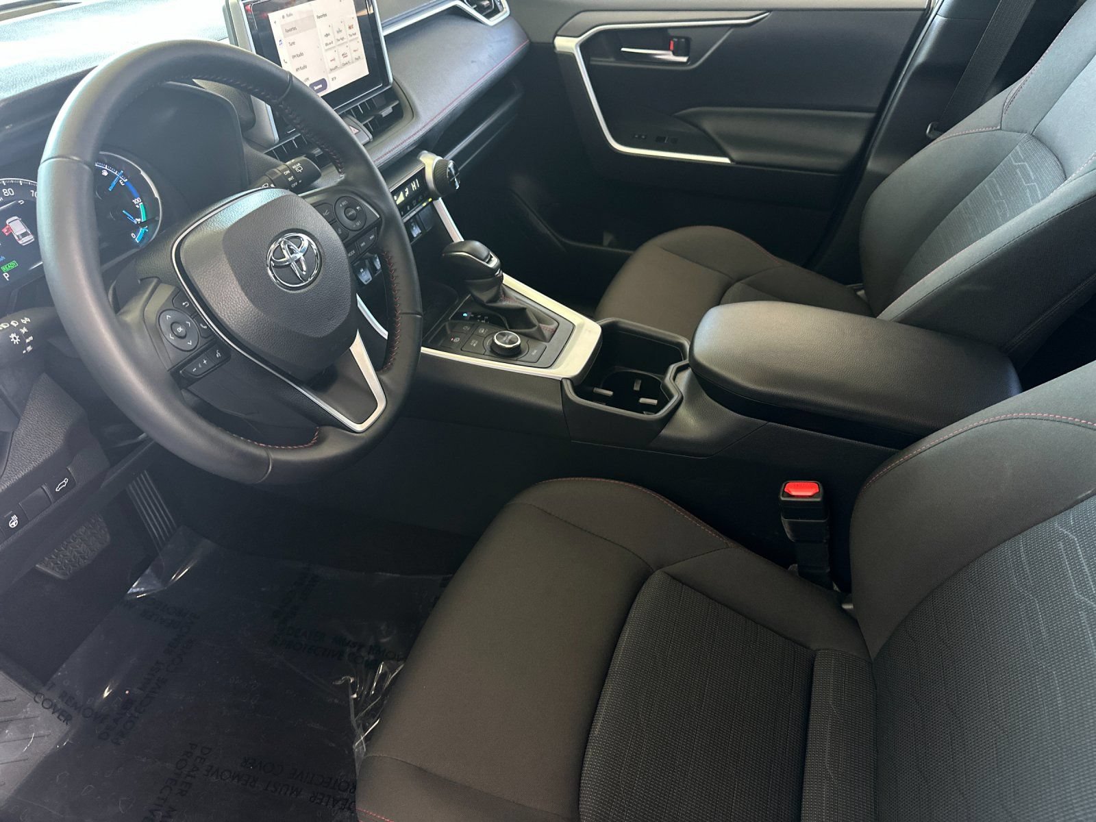 Used 2025 Toyota RAV4 SE w/ Weather & Moonroof Package AWD/4WD image 9