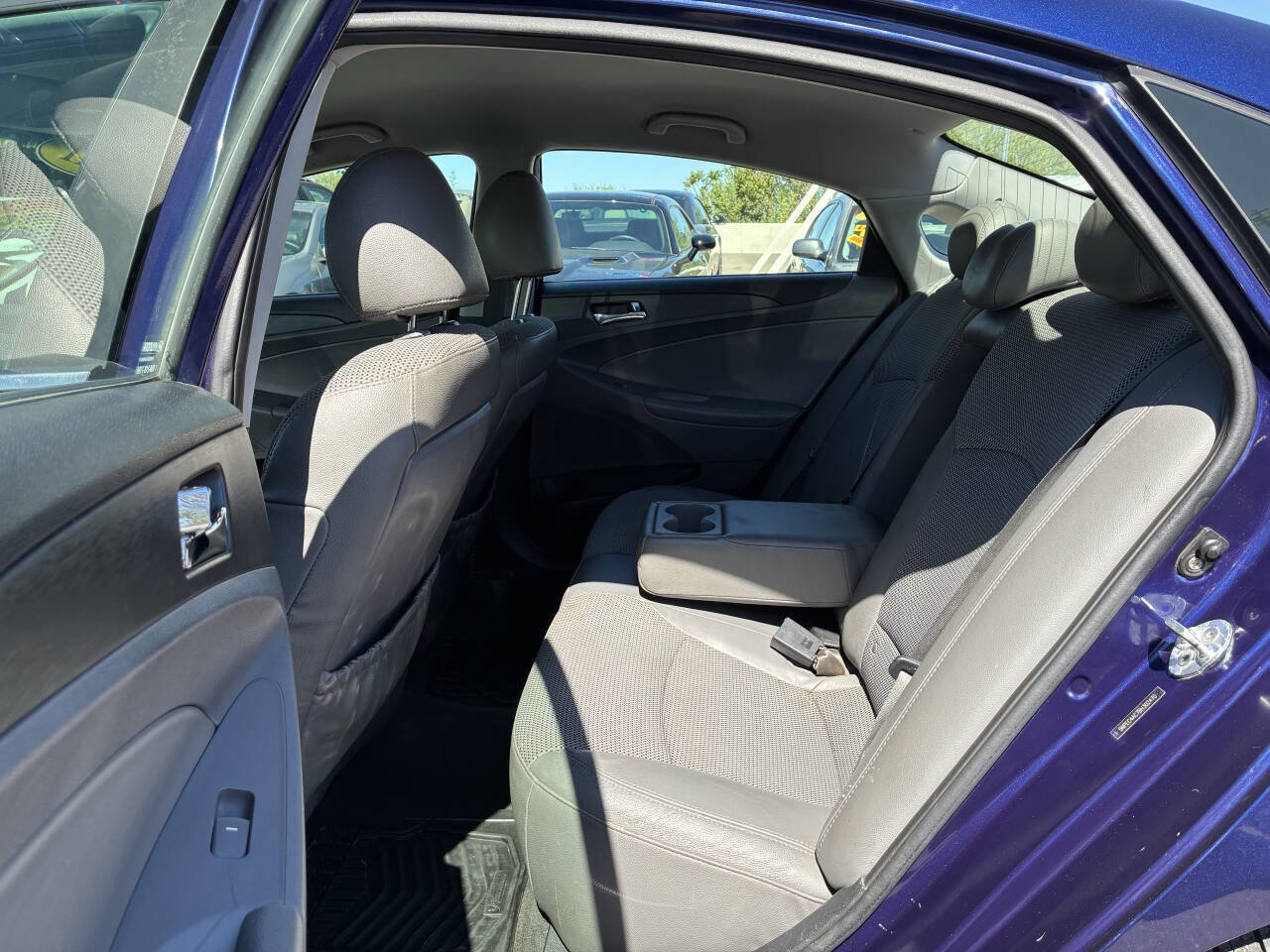 Used 2011 Hyundai Sonata SE FWD image 4