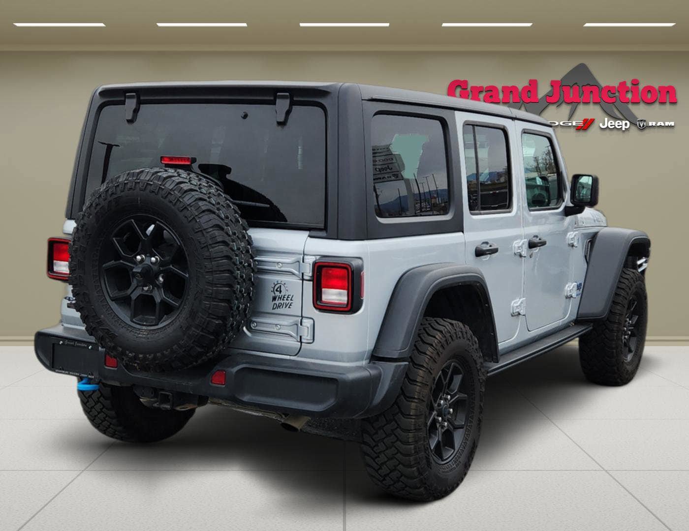 Used 2024 Jeep Wrangler Unlimited AWD/4WD image 4