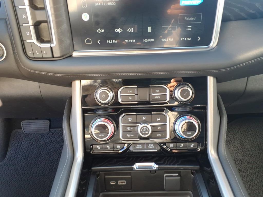 Used 2022 GMC Yukon XL Denali AWD/4WD image 25