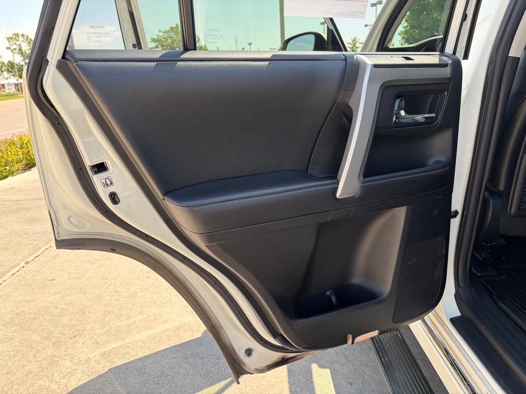 Used 2018 Toyota 4Runner Limited AWD/4WD image 18