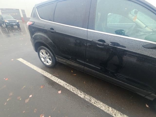 Used 2017 Ford Escape SE image 11