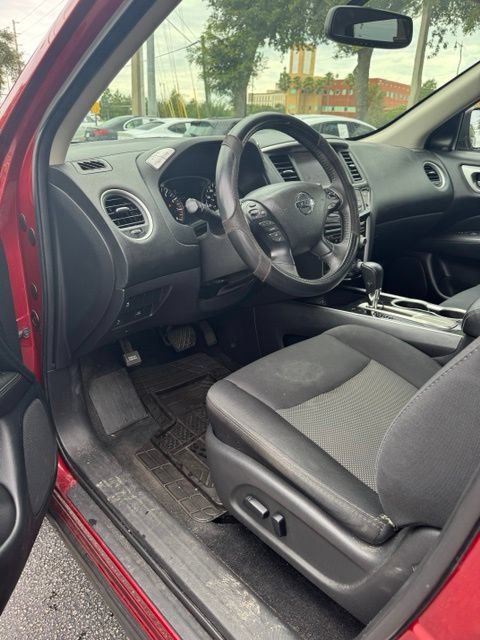 Used 2019 Nissan Pathfinder SV FWD image 14