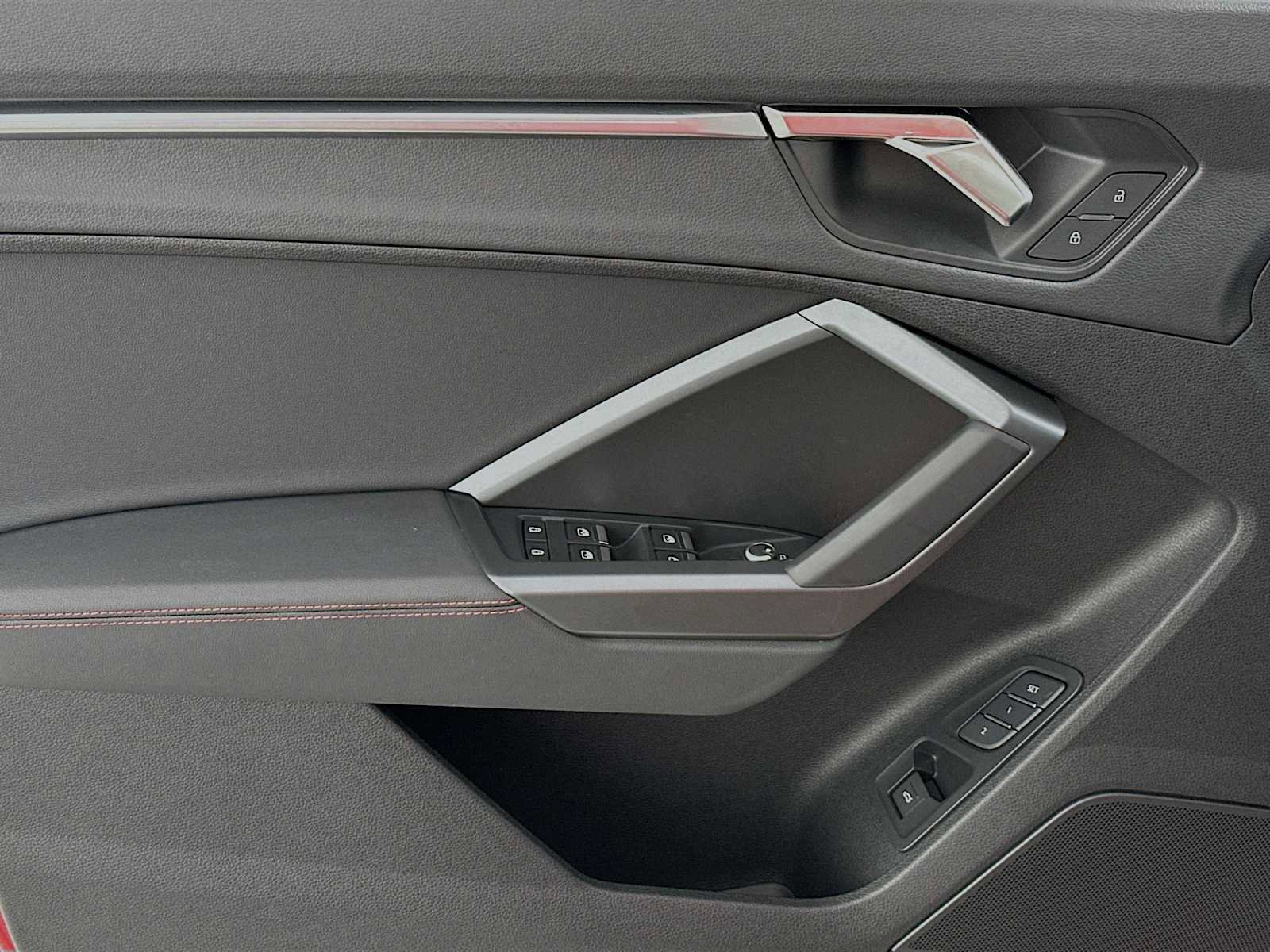 Certified 2025 Audi Q3 2.0T Premium Plus w/ Premium Plus Package image 17