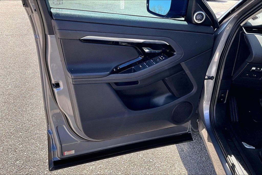 Used 2023 Land Rover Range Rover Evoque S image 24