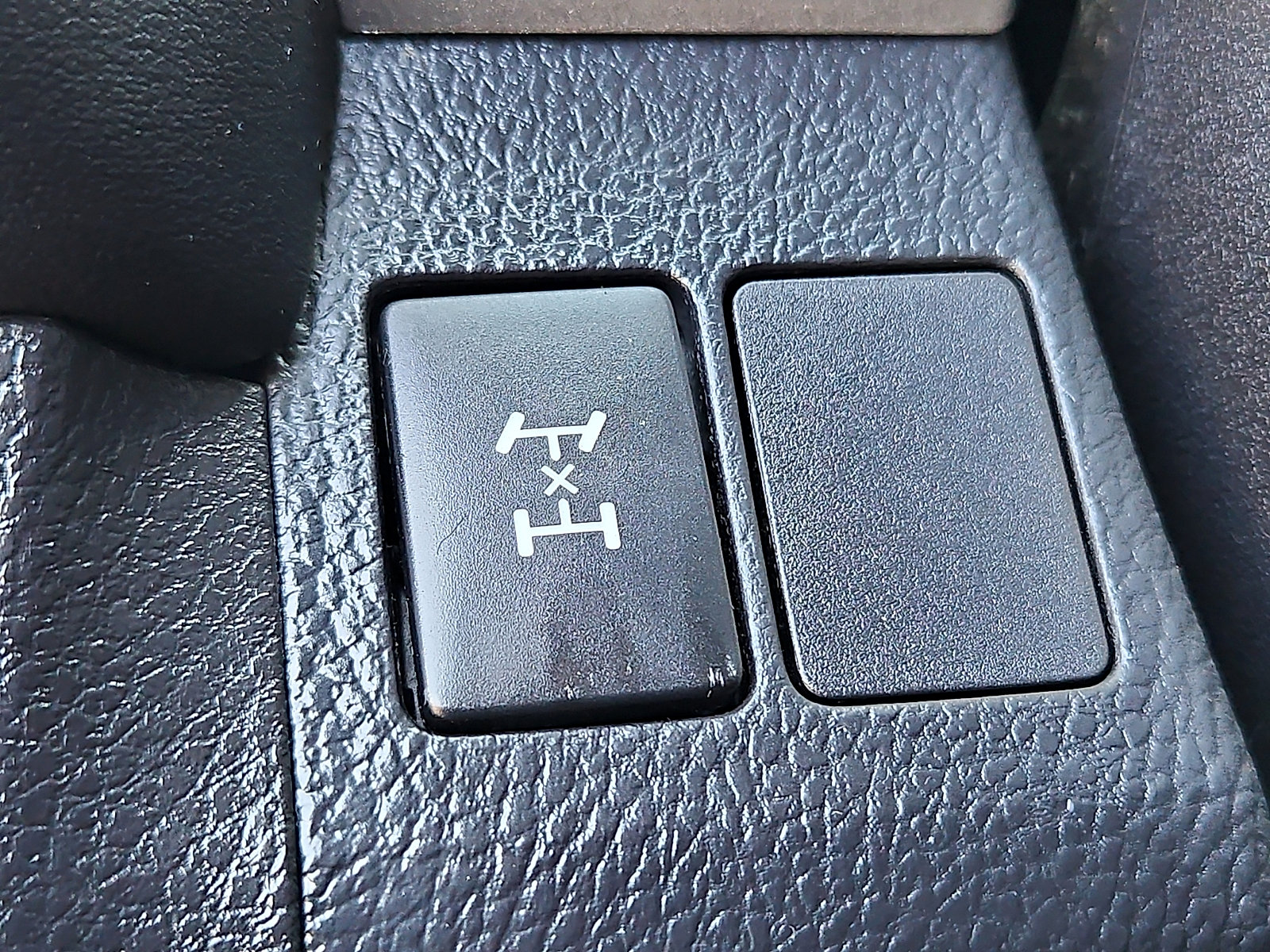 Used 2015 Toyota RAV4 XLE AWD/4WD image 24