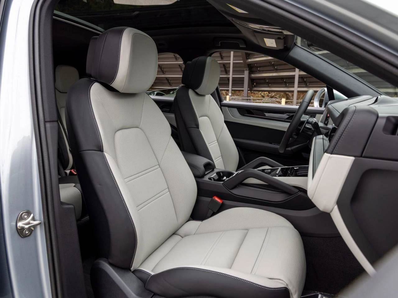 New 2026 Porsche Cayenne Coupe image 67