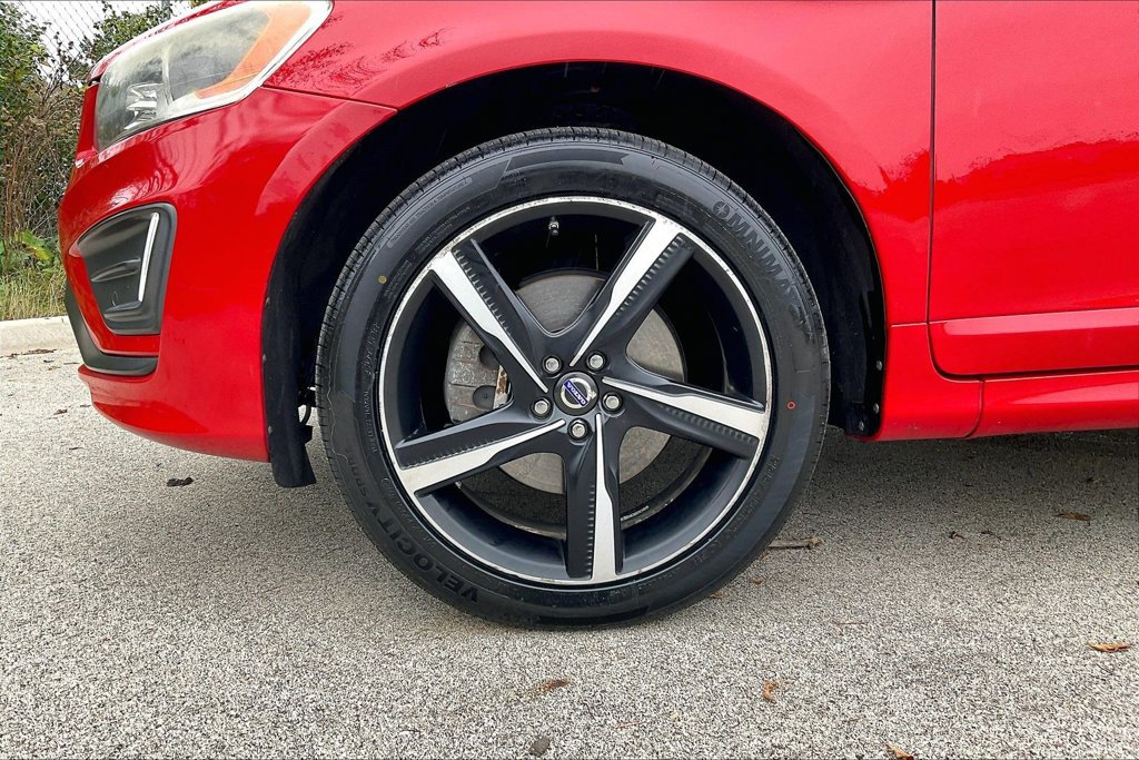 Used 2015 Volvo XC60 T6 R-Design AWD/4WD image 9