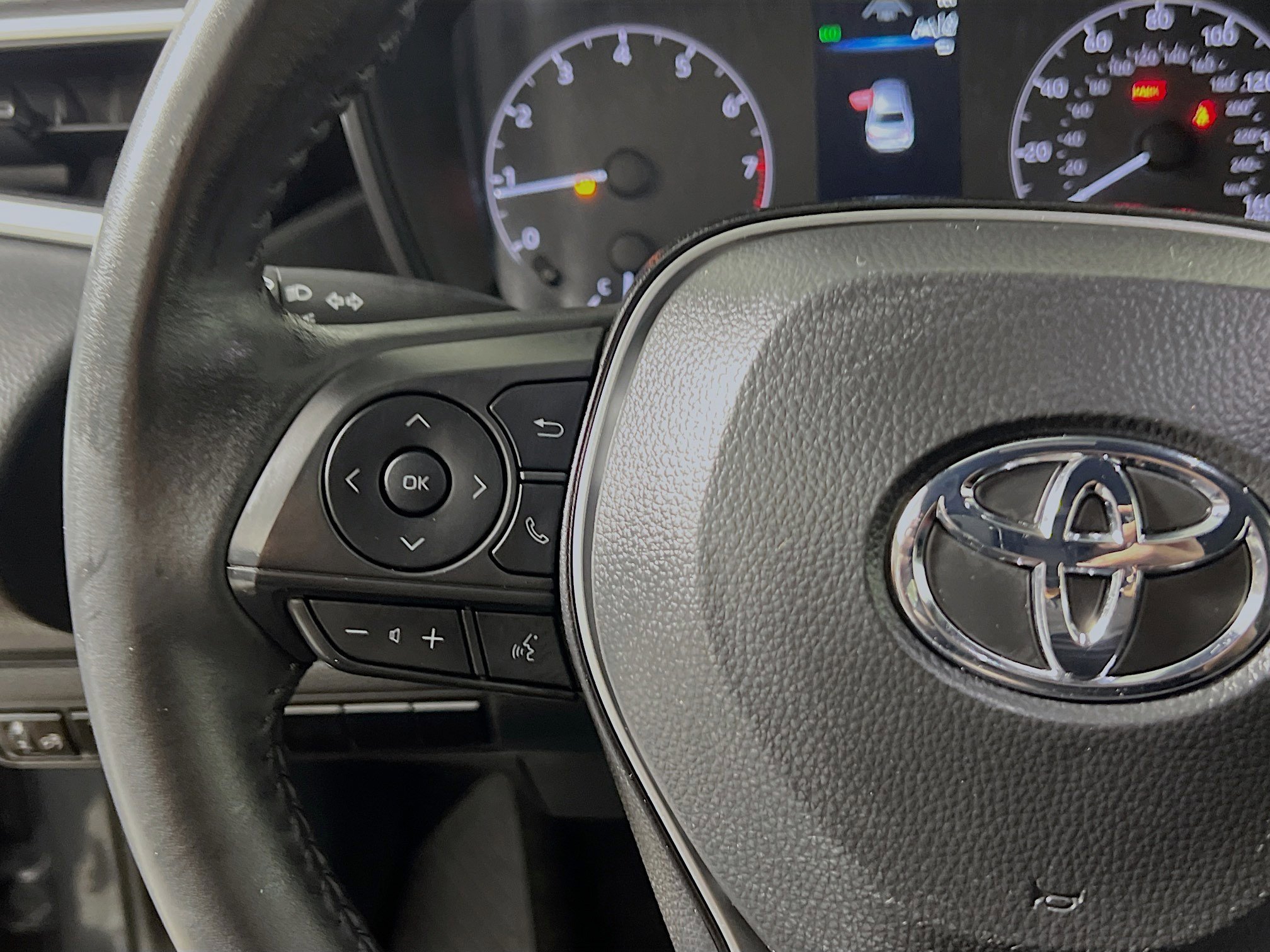 Used 2025 Toyota Corolla SE image 19