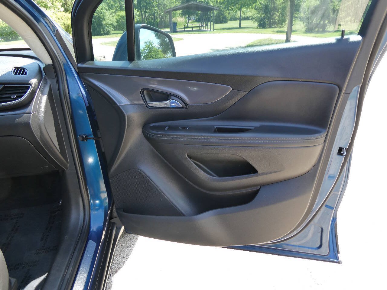 Used 2020 Buick Encore Preferred w/ Safety Package FWD image 30