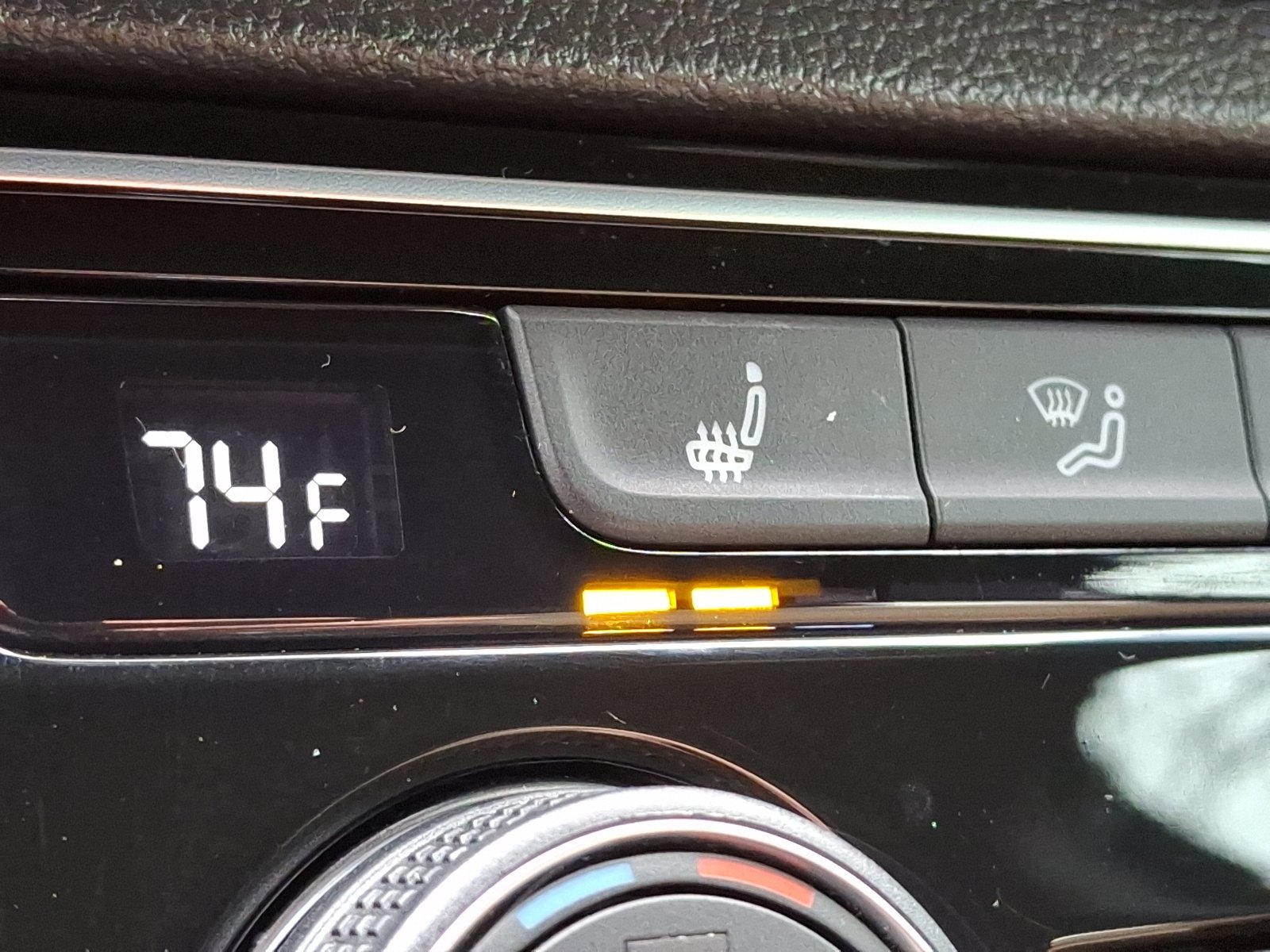 Certified 2023 Volkswagen Atlas Cross Sport SE image 25