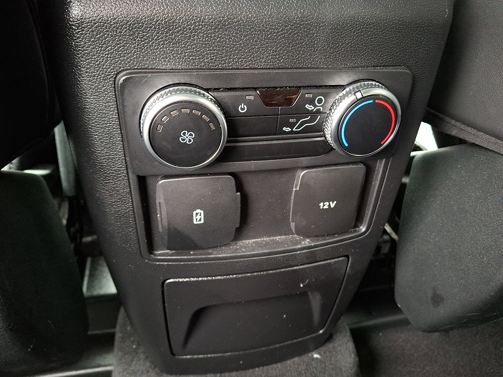 Used 2023 Ford Explorer XLT w/ Equipment Group 202A AWD/4WD image 11